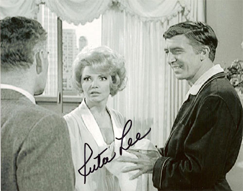 Ruta Lee autograph